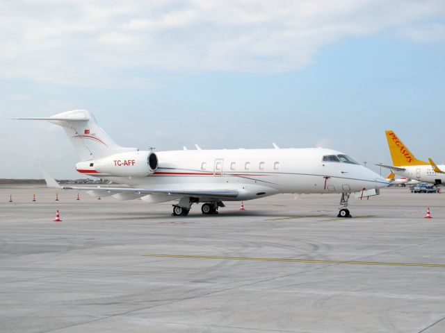 Bombardier Challenger 300 (TC-AFF) - Sabiha Gökçen airport, Istanbul, Turkey | 15 SEP 2014.