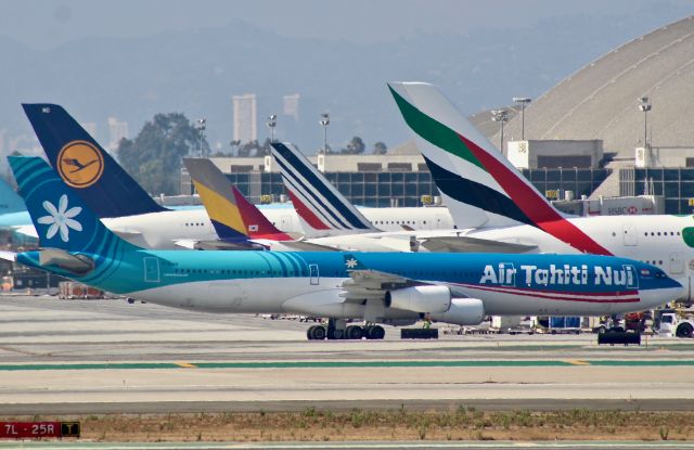 Airbus A340-300 (F-OJGF)