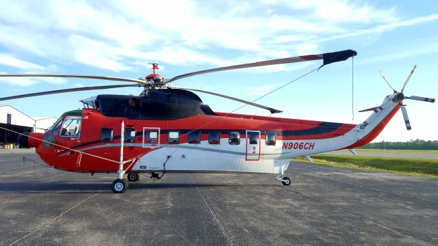 Sikorsky Sea King (N906CH)