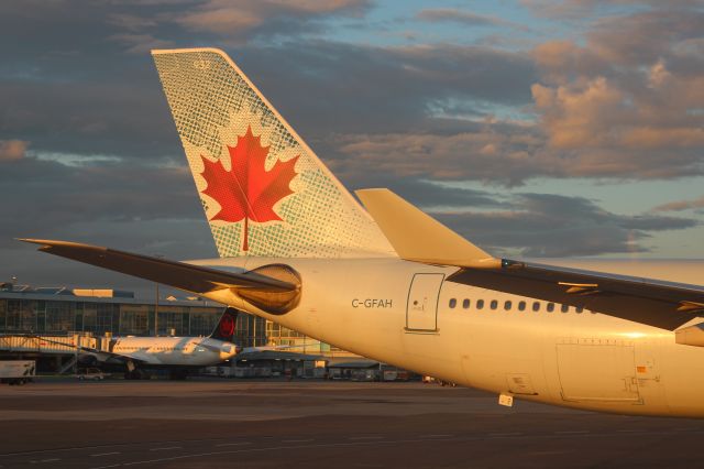 Airbus A330-300 (C-GFAH) - Sunset over the West coast. 