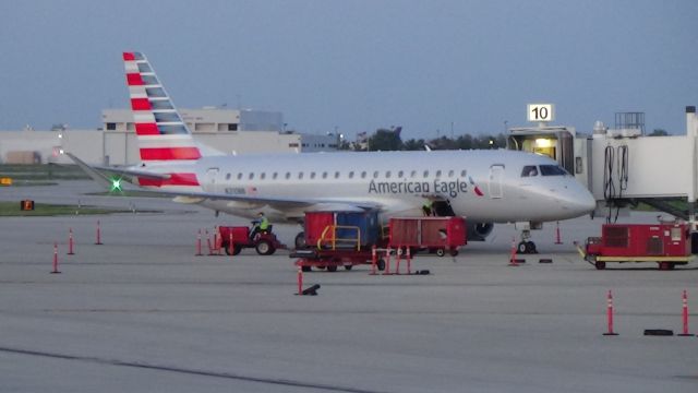 Embraer 175 (N210NN) - A beautiful ERJ-175LR on a beautiful evening at beautiful SGF! Date - April 25, 2021