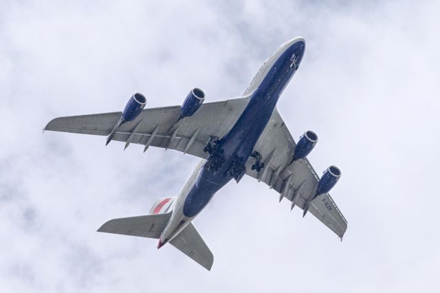 Airbus A380-800 —