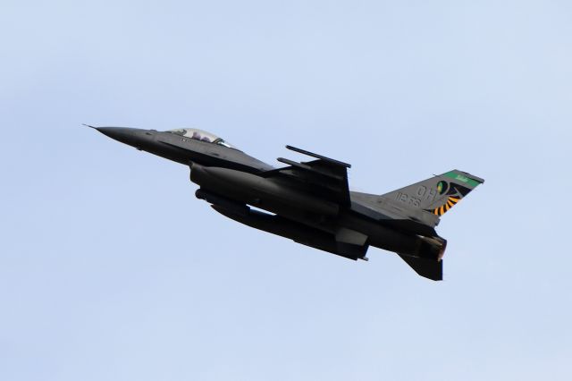 Lockheed F-16 Fighting Falcon (89-2112) - A USAF Lockheed F-16CM from the 180th Fighter Wing, 112th Fighter Squadron (Stingers) seen just after departing RWY 24L en route back to its’ home base at Toledo Express Airport (KTOL) on 2 Apr 2019.