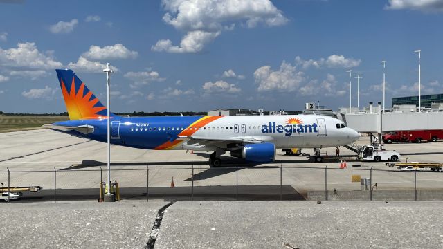 Airbus A320 (N221NV) - A beautiful Allegiant A320 getting ready for a flight to Punta Gorda, Florida!  Date - July 4, 2022