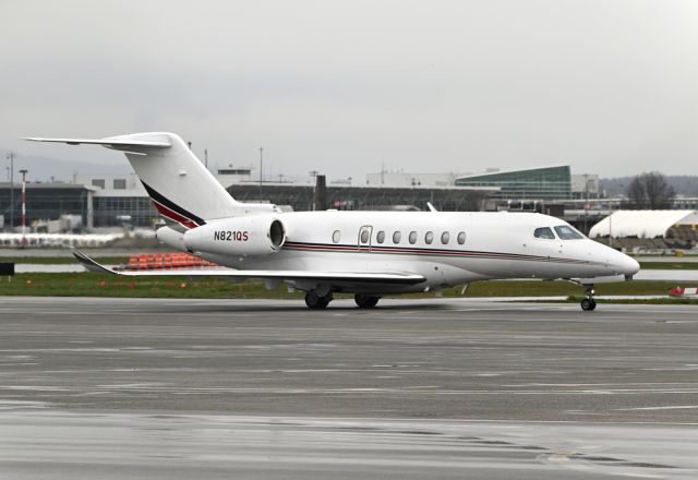 Cessna Citation Longitude (N821QS)