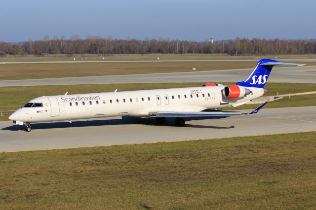 Canadair Regional Jet CRJ-900 (EI-FPN)