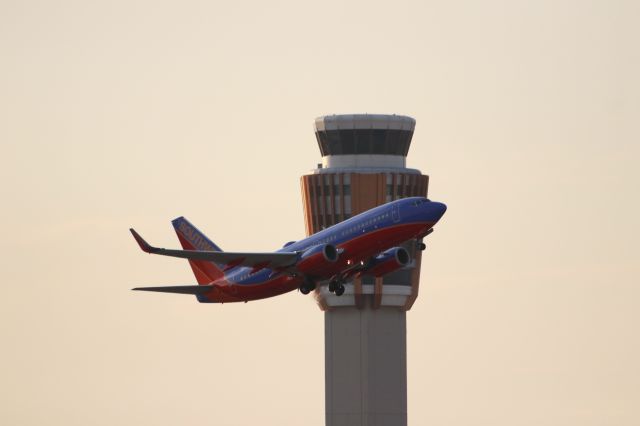 Boeing 737-700 (N240WN)