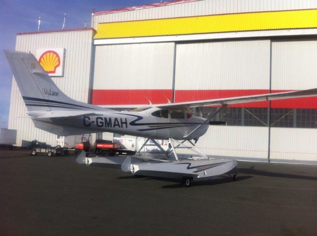 Cessna Skylane (C-GMAH) - Fueling up at YYT.