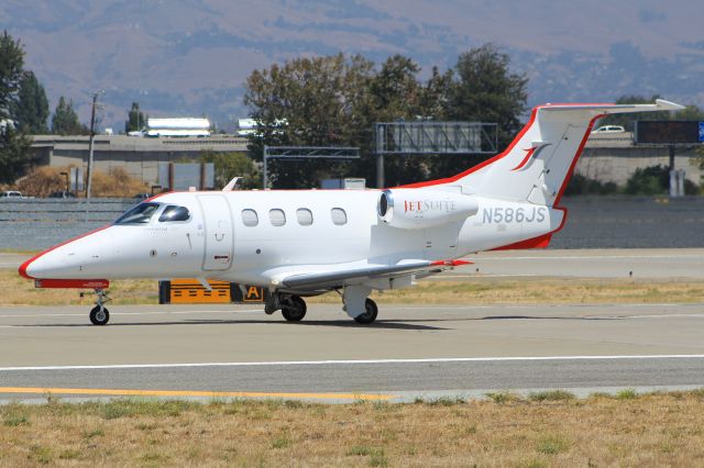 Embraer Phenom 100 (N586JS)