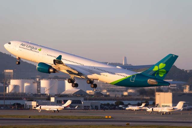 Airbus A330-300 (EI-GCF) - Golden Hour. Canon T5i + EF-S 55-250mm