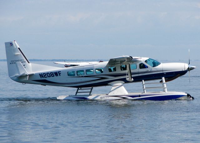 Cessna Caravan (N5208WF) - AirVenture 2016.