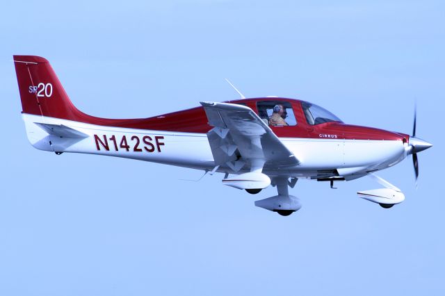 Cirrus SR-20 (N142SF)