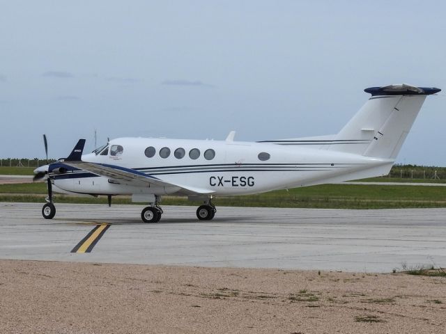 Beechcraft Super King Air 200 (CX-ESG)