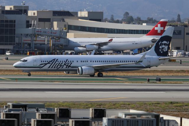 Boeing 737-900 (N309AS)