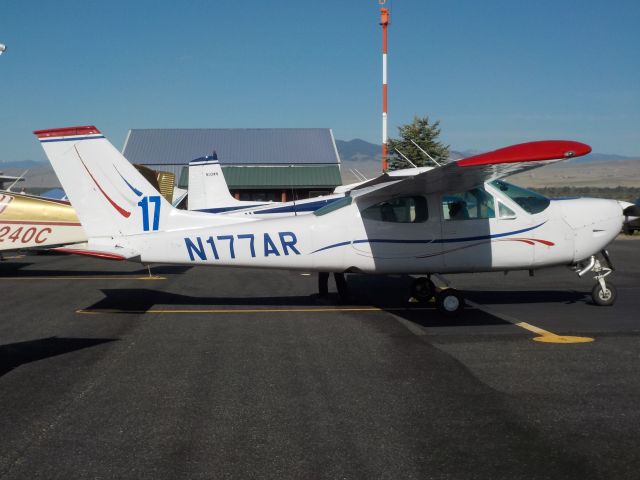 Cessna Skyhawk (N117AR)