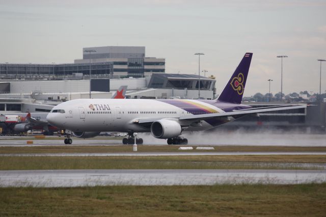 Boeing 777-200 (HS-TJR)