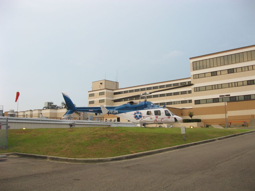 Bell 230 (N14UH)
