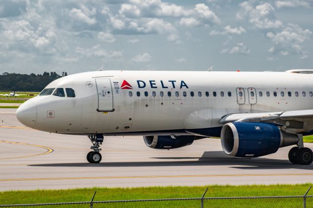 Airbus A320 (N368NW)