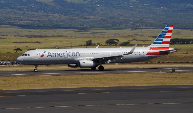 Airbus A321 (N127AA)