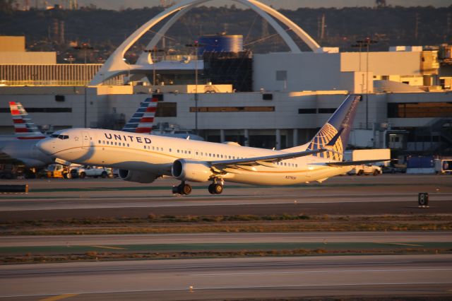 Boeing 737 MAX 9 (N37506)