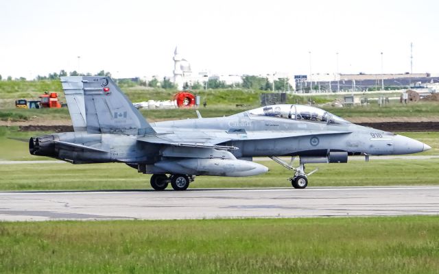 McDonnell Douglas FA-18 Hornet (18-8918)