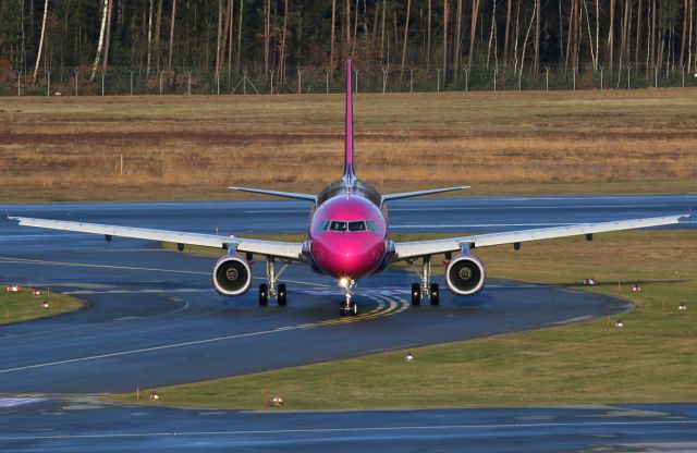 Airbus A320 (HA-LPY)