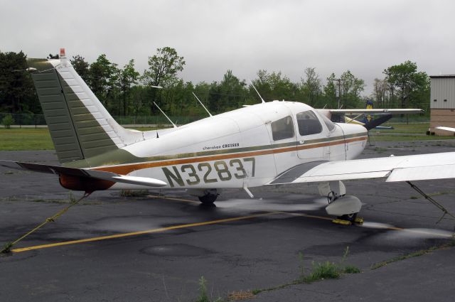 Piper Cherokee (N32837)