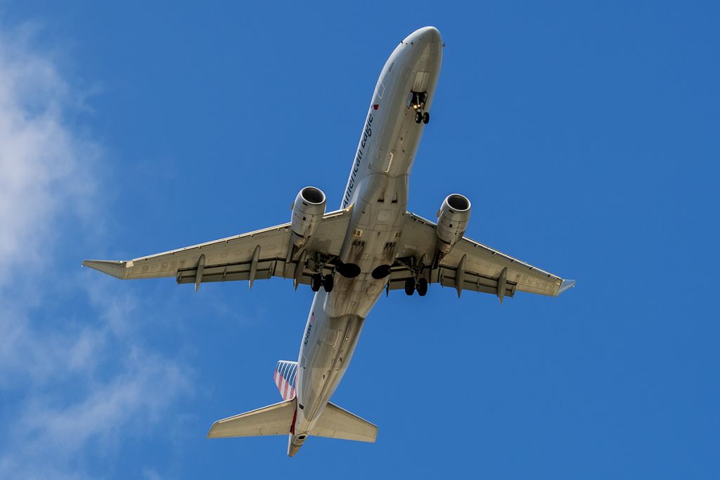 Embraer 175 (N248NN) - 9/27/2020