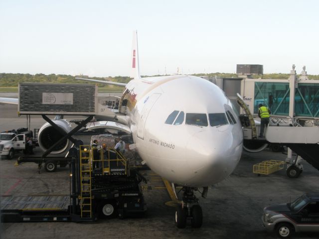 Airbus A340-600 (EC-JNQ)