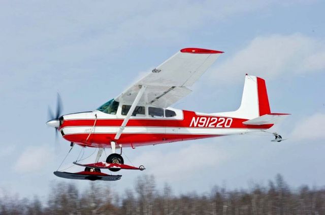 Cessna Skywagon 180 (N91220)