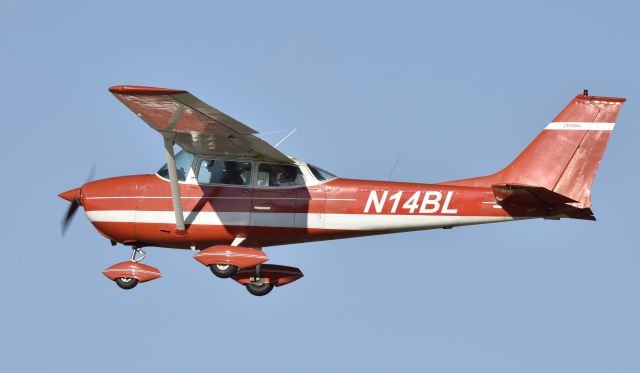 Cessna Skyhawk (N14BL) - Airventure 2017