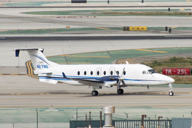 Beechcraft 1900 (N27NG) - N27NG  Beechcraft  1900D  Northrop Grumman  KLAX  20130305