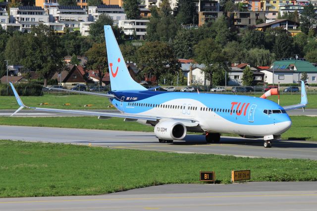 Boeing 737-800 (G-TAWV)