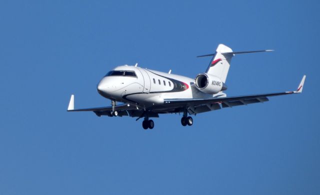 Canadair Challenger (N314RC) - On final is this 1998 Bombardier Challenger 600 in the Winter of 2019.