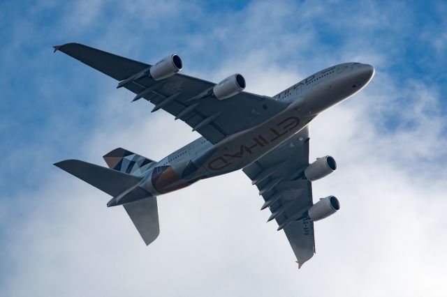 Airbus A380-800 (A6-APB) - Final approach to JFK over Long Island