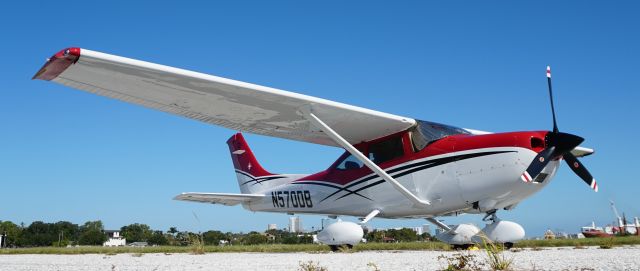 Cessna Skylane (N570DB)