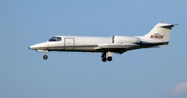Learjet 35 (N76CK) - On final is this 1976 Gates Learjet 35A in the Summer of 2019.
