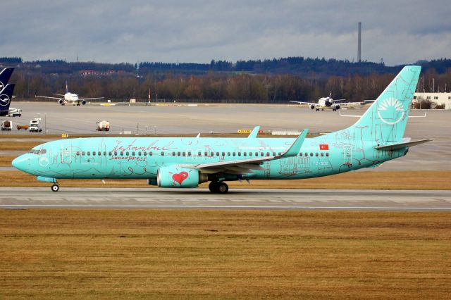 Boeing 737-800 (TC-SOZ)
