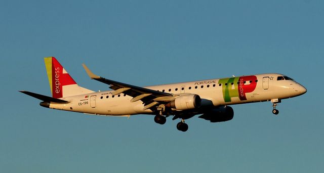 Embraer ERJ-190 (CS-TPR)