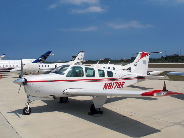 Beechcraft Bonanza (36) (N8178R) - A very nice A36 Bonnie.