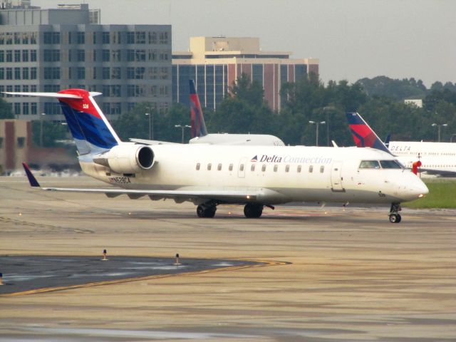 Canadair Regional Jet CRJ-200 (N528CA)