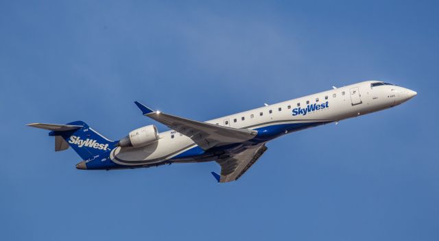 Canadair Regional Jet CRJ-700 (N604SK) - Spotted at KPHX on December 12, 2020br /40th street and University