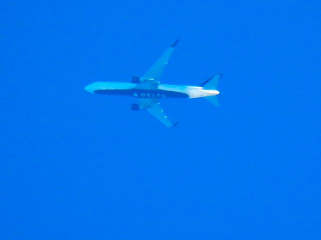 BOEING 767-300 (N191DN)