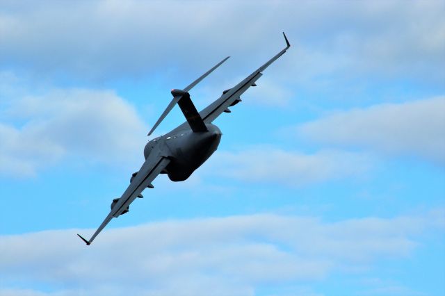 Boeing Globemaster III (AFR44135) - Putting on a good show at Oshkosh