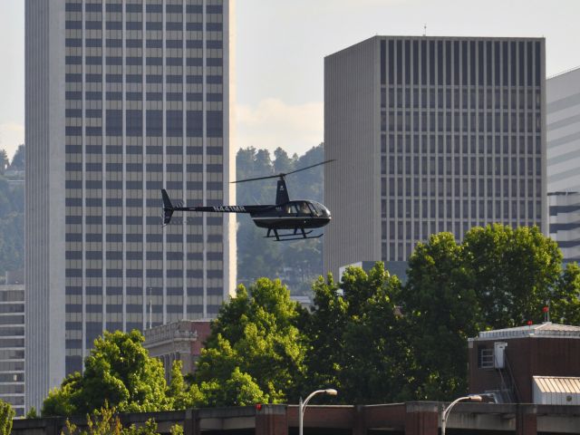 Robinson R-44 (N441MR) - Hillsboro Aviation Robinson Clipper R44 N441MR flying over Portland 