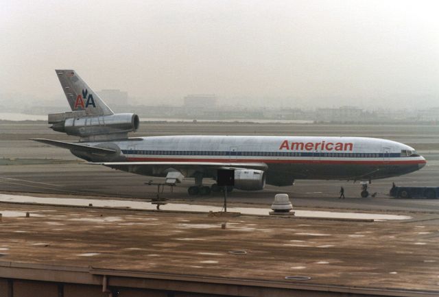 McDonnell Douglas DC-10 (N123AA) - American Airlines - McDonnell Douglas DC-10-10 C/N 46523/58 - N123AA - Seen from Observer Deck at San Francisco Airport - 1980-Dec-24.