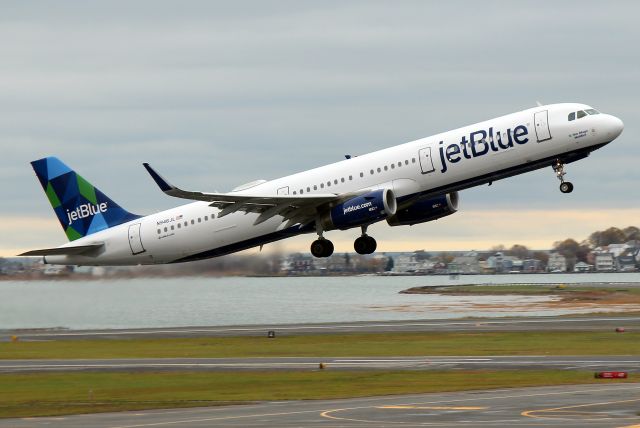 Airbus A321 (N946JL) - This Magic MoMint departing for San Francisco