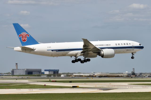 BOEING 777-200LR (B-2041) - 05-05-23