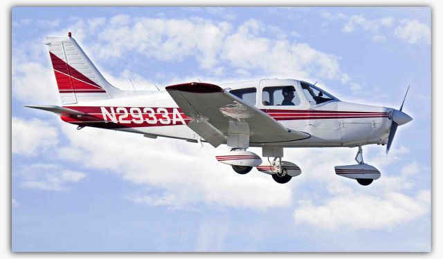 Piper Cherokee (N2933A)