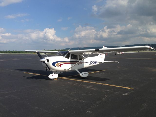 Cessna Skyhawk (N193ME)